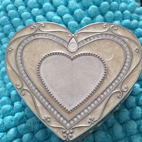 Jewelry - ❤️ Jewelry box